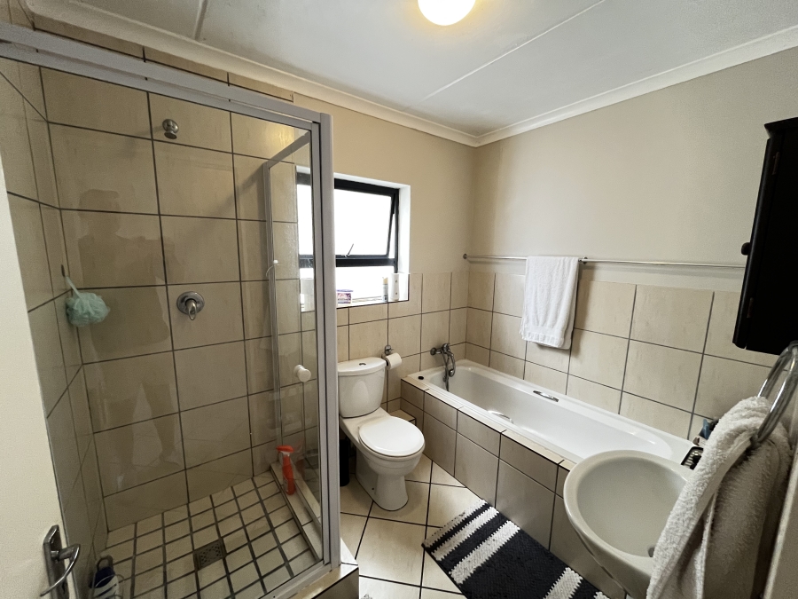 To Let 2 Bedroom Property for Rent in Burgundy Estate Western Cape